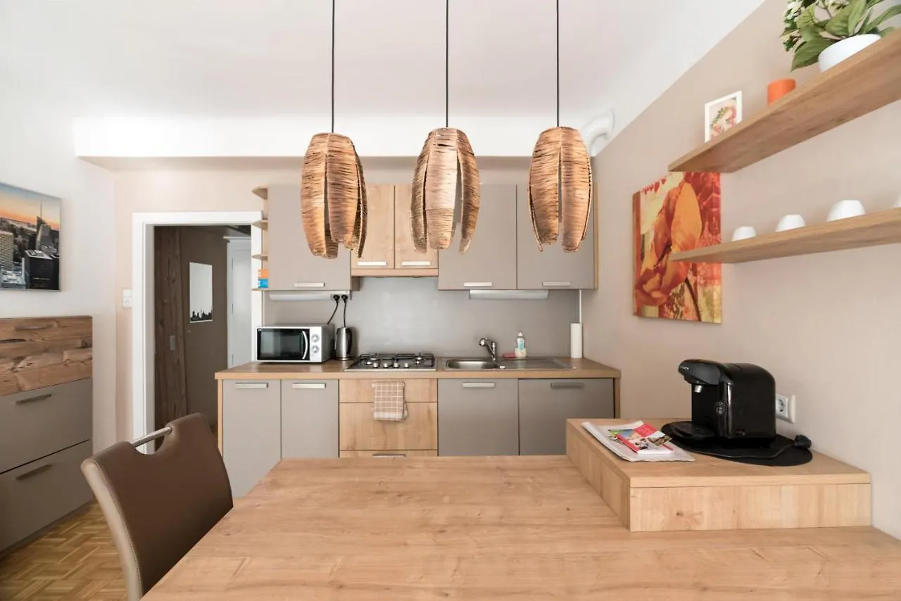 Cosy Apartment Near Vic Viena