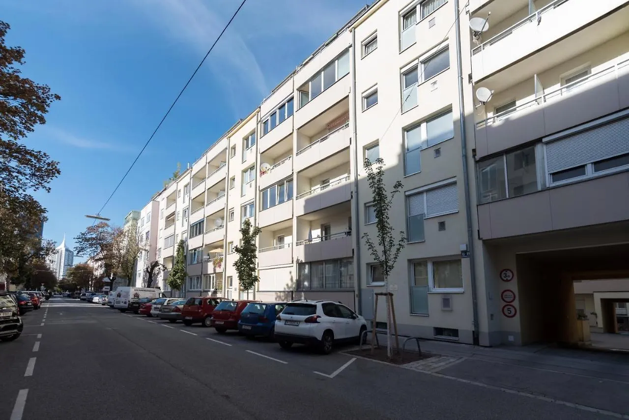Cosy Apartment Near Vic Viena Austria